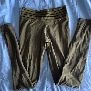 CUTE BOOTY LOUNGE LEGGINGS